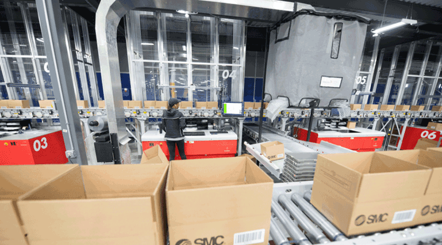 Automated Material Handling: Optimizing Logistics with Robotics and Software