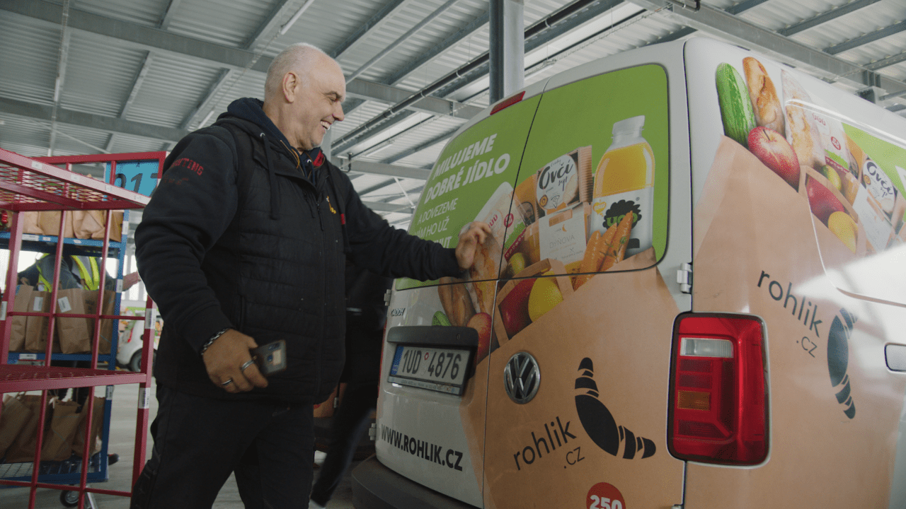 Rohlik - Express delivery: How automation helped Rohlik 2X productivity and beat the competition